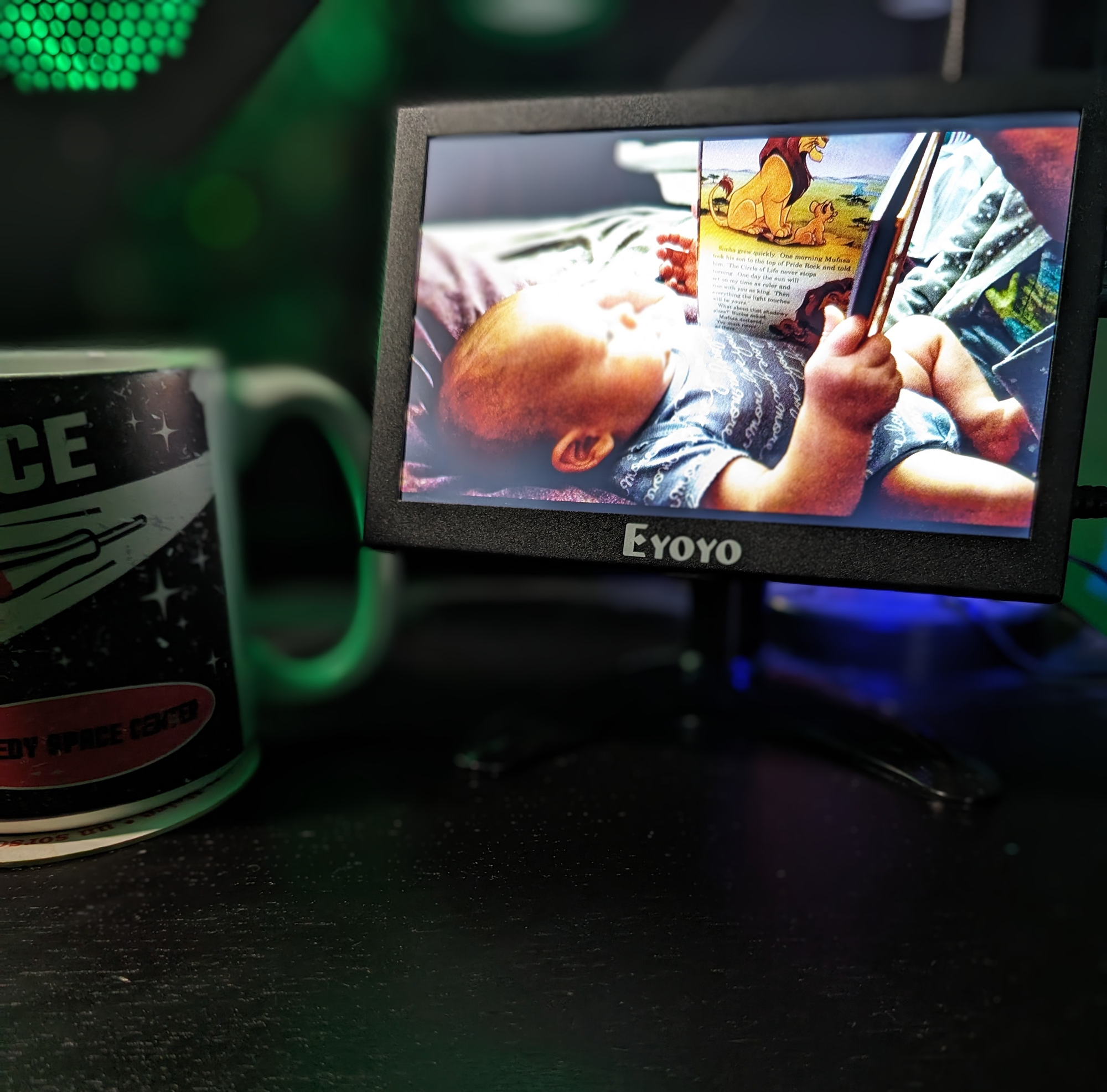 digital photo frame